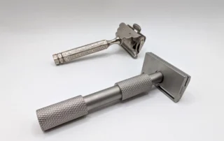 Confronto tra rasoio vintage Ever Ready 1912 e rasoio moderno Yaqi Aileron con lamette GEM